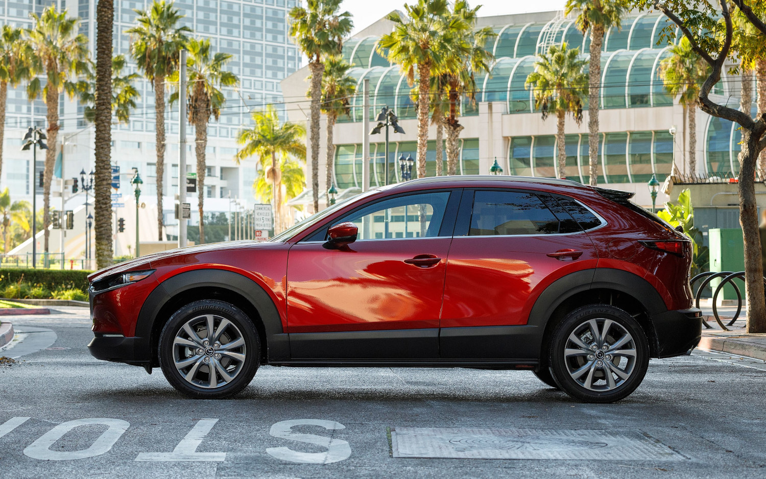 Comparison Mazda CX30 SkyactivX 2020 vs Hyundai Kona Ultimate Electric 2019 SUV Drive